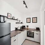 Daire Kitchenroombed - City-lage I Nahe Hbf I Aufzug I Tiefgarage I Terrasse I Business - Travel - Family