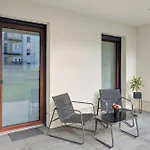 Kitchenroombed - City-lage I Nahe Hbf I Aufzug I Tiefgarage I Terrasse I Business - Travel - Family Daire Halle (Saale)