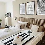 Kitchenroombed - City-lage I Nahe Hbf I Aufzug I Tiefgarage I Terrasse I Business - Travel - Family *