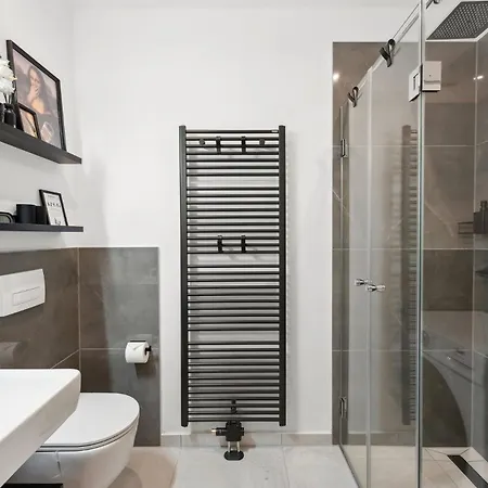 Apartment Zentrales Design Zwischen Hauptbahnhof Und Innenstadt I 2 Sz I Tiefgarage I Aufzug I Business - Kultur - Family By Kitchenroombed Halle (Saale)