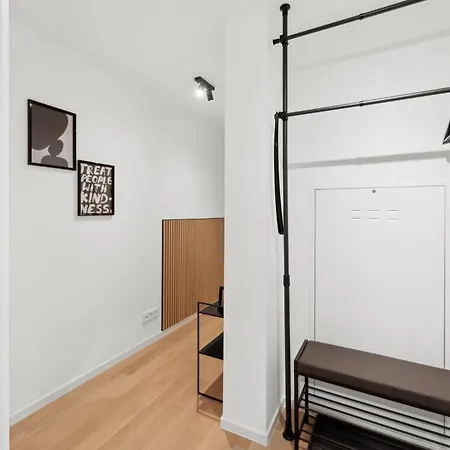 Zentrales Design Zwischen Hauptbahnhof Und Innenstadt I 2 Sz I Tiefgarage I Aufzug I Business - Kultur - Family By Kitchenroombed * Halle (Saale)