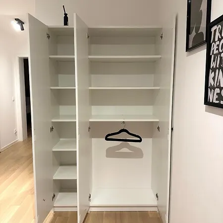 Appartement Zentrales Design Zwischen Hauptbahnhof Und Innenstadt I 2 Sz I Tiefgarage I Aufzug I Business - Kultur - Family By Kitchenroombed *