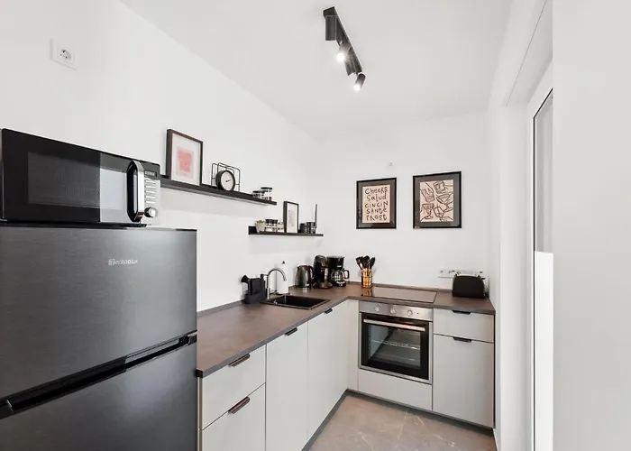 Apartment Kitchenroombed - City-lage I Nahe Hbf I Aufzug I Tiefgarage I Terrasse I Business - Travel - Family